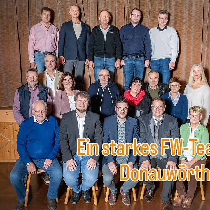 Menschen die sich zur Wahl bei der Partei Freie Wähler aufstellen